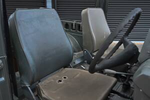 Immagine 31/50 di Mercedes-Benz 240 GD (SWB) (1987)