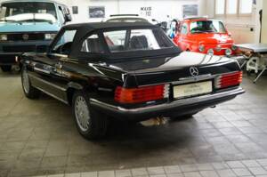 Image 8/38 de Mercedes-Benz 560 SL (1987)