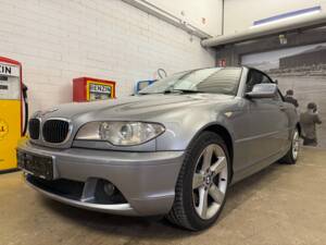 Image 2/19 of BMW 330Ci (2003)