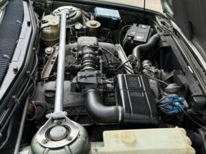 Image 17/19 of BMW 728i (1986)