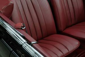 Image 48/50 of Mercedes-Benz 220 SE b (1963)