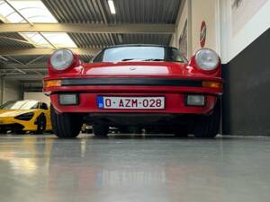 Image 32/50 of Porsche 911 Carrera 3.2 (1987)