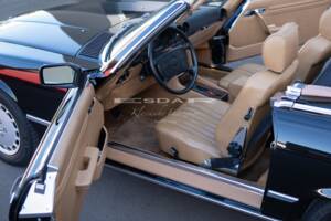 Image 32/37 of Mercedes-Benz 560 SL (1989)