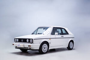 Imagen 5/39 de Volkswagen Golf Mk I Convertible 1.8 (1994)