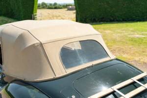 Image 17/50 of Jaguar XK 120 DHC (1954)