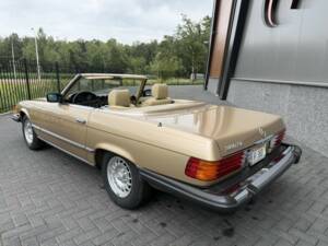 Obraz 15/50 pojazdu Mercedes-Benz 380 SL (1983)