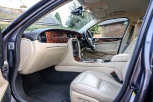 Image 33/41 of Jaguar XJR (2008)