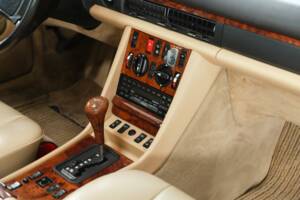 Image 21/39 of Mercedes-Benz 560 SEC (1990)