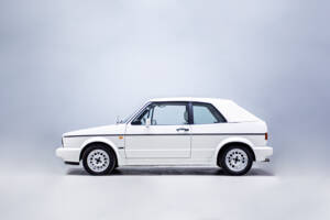Imagen 9/39 de Volkswagen Golf Mk I Convertible 1.8 (1994)