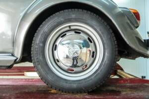 Image 46/50 of Volkswagen Beetle 1303 LS (1971)