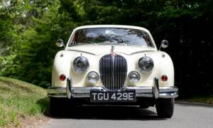 Image 6/50 de Jaguar Mk II 2.4 (1967)