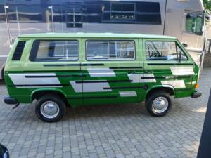 Image 2/15 of Volkswagen T3 Caravelle GL 1.9 (1990)