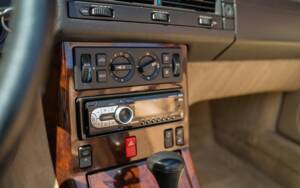 Image 34/44 de Mercedes-Benz 500 SL (1990)