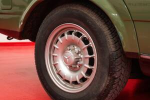 Bild 38/54 von Mercedes-Benz 250 T (1979)