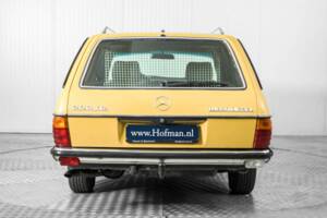 Bild 13/50 von Mercedes-Benz 300 TD Turbodiesel (1981)