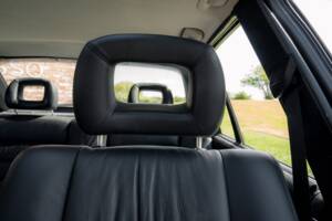 Image 34/75 of Lotus Carlton (1991)