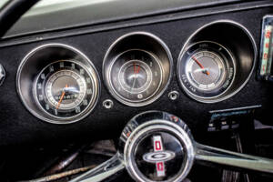 Image 40/50 of Chevrolet Corvair Monza Convertible (1966)