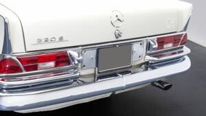 Bild 5/12 von Mercedes-Benz 220 SE b (1962)