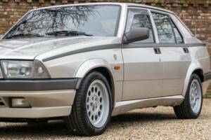 Image 17/50 of Alfa Romeo 75 2.0 Twin Spark (1988)