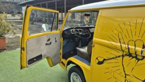 Bild 22/50 von Volkswagen T2b Kastenwagen (1976)