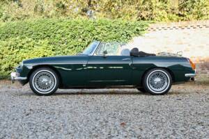 Image 25/50 of MG MGB (1974)