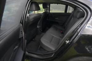 Bild 48/48 von BMW 550i (2006)