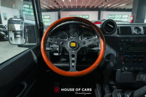 Image 17/25 of Land Rover Defender 90 (2013)
