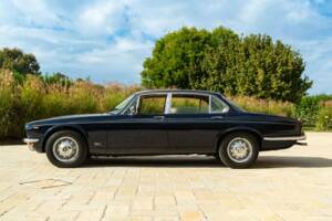 Bild 13/50 von Jaguar XJ 4.2 (1978)