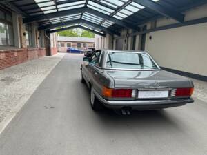 Afbeelding 8/40 van Mercedes-Benz 420 SL (1986)