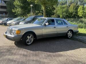 Bild 5/8 von Mercedes-Benz 560 SEL (1986)