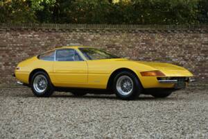 Image 48/50 of Ferrari 365 GTB/4 Daytona (1973)