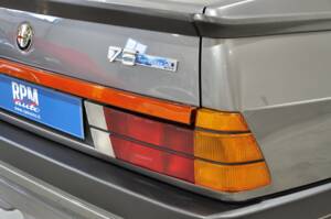 Bild 16/34 von Alfa Romeo 75 2.0 Twin Spark (1988)