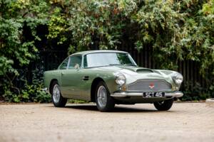 Image 7/50 de Aston Martin DB 4 (1960)
