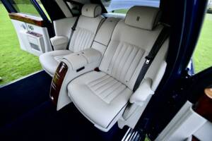 Image 46/50 of Rolls-Royce Phantom VII (2009)