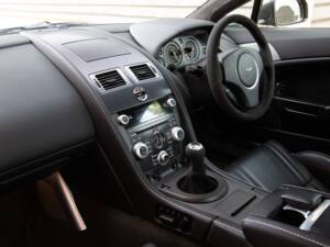 Bild 67/84 von Aston Martin V12 Vantage (2010)
