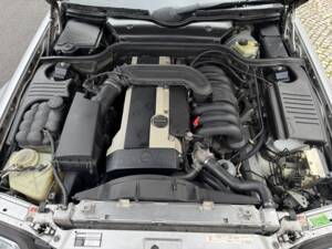 Image 47/51 of Mercedes-Benz SL 320 (1996)