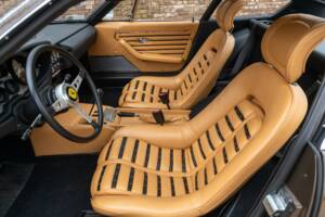 Image 8/50 de Ferrari 365 GTB/4 Daytona (1974)