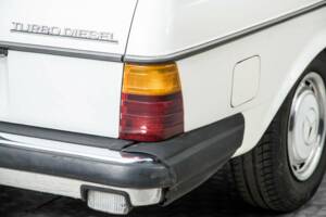 Bild 30/50 von Mercedes-Benz 300 D (1983)