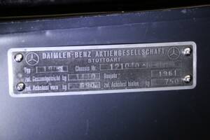 Afbeelding 26/27 van Mercedes-Benz 190 SL (1960)