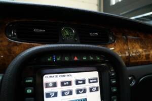 Image 47/50 of Jaguar XJ 8 4.2 (2007)