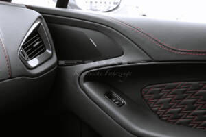 Image 16/43 of Aston Martin Vanquish Zagato (2017)
