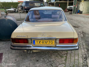 Image 23/31 of Mercedes-Benz 280 S (1975)