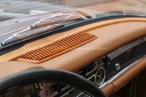 Afbeelding 13/41 van Mercedes-Benz 280 SL (1969)