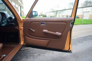 Image 18/32 of Mercedes-Benz 250 (1978)