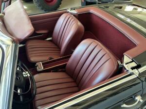 Image 8/36 of Mercedes-Benz 280 SL (1970)