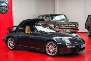 Image 36/48 of Porsche 911 Carrera 4S (2007)