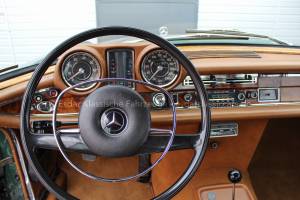 Image 8/24 of Mercedes-Benz 280 SE 3,5 (1970)