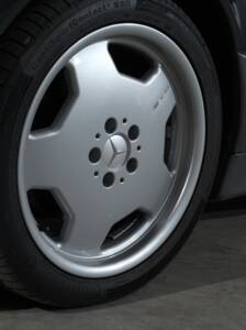 Image 9/56 de Mercedes-Benz 500 SL (1993)
