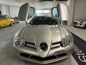 Image 23/34 of Mercedes-Benz SLR McLaren (2006)