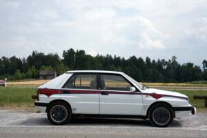 Image 11/47 of Lancia Delta HF Integrale (1988)